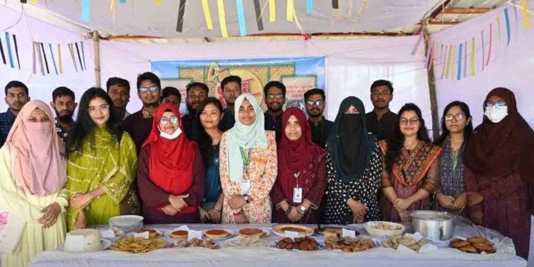 শিক্ষার্থীদের তৈরি পিঠায় মুখর কুড়িগ্রাম কৃষি বিশ্ববিদ্যালয়ের নবান্ন উৎসব
