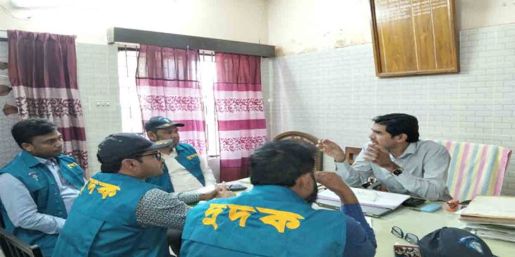 রাঙামাটির লংগদুতে নানান অনিয়মের অভিযোগে কৃষি ব্যাংকে দুদকের অভিযান