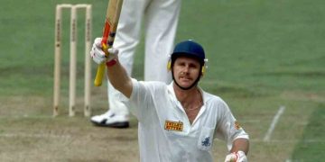 মারা গেছেন কিংবদন্তি ক্রিকেটার রবিন স্মিথ