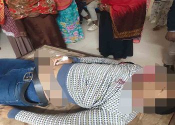 গোমস্তাপুরে চলন্ত ট্রাকের ধাক্কায় দুই জনের মৃত্যু