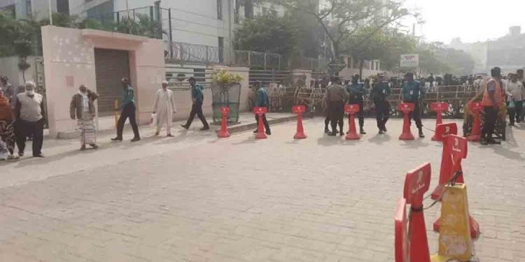 এভারকেয়ার হাসপাতালে নিরাপত্তা জোরদার, বসানো হয়েছে ব্যারিকেড