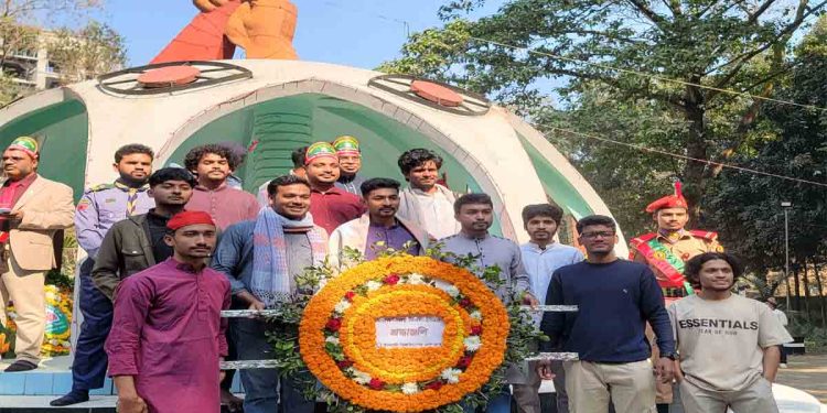 মহান বিজয় দিবসে ইবি প্রেস ক্লাবের শ্রদ্ধা