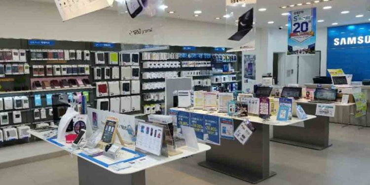 আজ থেকে অনির্দিষ্টকালের জন্য সারাদেশে মোবাইল দোকান বন্ধ