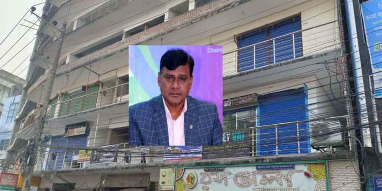 রাজশাহীতে সরকারি রাস্তা দখল করে বহুতল মার্কেট, এখনও প্রভাবশালী আওয়ামী লীগ নেতা আওয়াল!