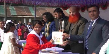 নতুন বছরের ১ম দিনেই বই পেলো কুড়িগ্রামের শিক্ষার্থীরা