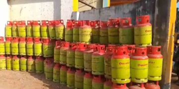 দ্বিগুণ দামেও মিলছে না কুড়িগ্রামে এলপিজি গ্যাস 