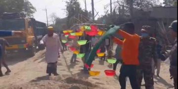 জামায়াতের টাওয়ার নামিয়ে নিতে বাধ‍্য হলো