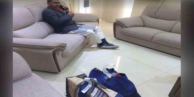 ঠাকুরগাঁও জেলা জামায়াতের আমির বিপুল পরিমাণ টাকাসহ আটক