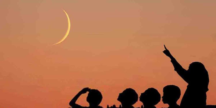 চাঁদ দেখা গেছে, বৃহস্পতিবার থেকে রোজা