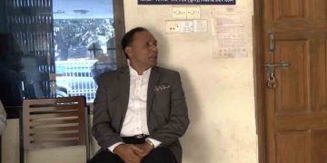 ভূমি প্রতিমন্ত্রী অফিসে গিয়ে দেখেন কর্মকর্তারা কেউ আসেননি