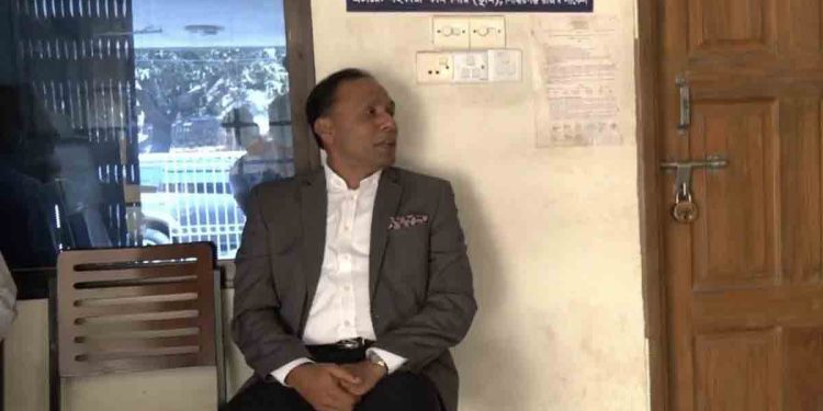 ভূমি প্রতিমন্ত্রী অফিসে গিয়ে দেখেন কর্মকর্তারা কেউ আসেননি