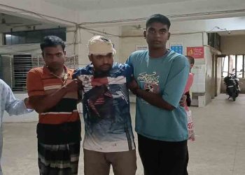 চাঁপাইনবাবগঞ্জে সালিশ চলাকালে হামলা, জামাই গুরুতর আহত