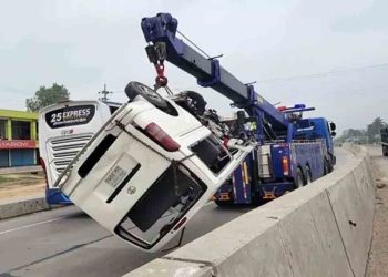 ঈদে বাড়ি ফেরার পথে বগুড়ায় সড়ক দুর্ঘটনায় নিহত ৩