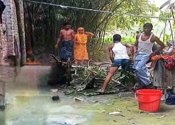 গাইবান্ধায় বসতবাড়িতে হামলা, লুটপাট ও প্রাণনাশের হুমকি: থানায় অভিযোগ