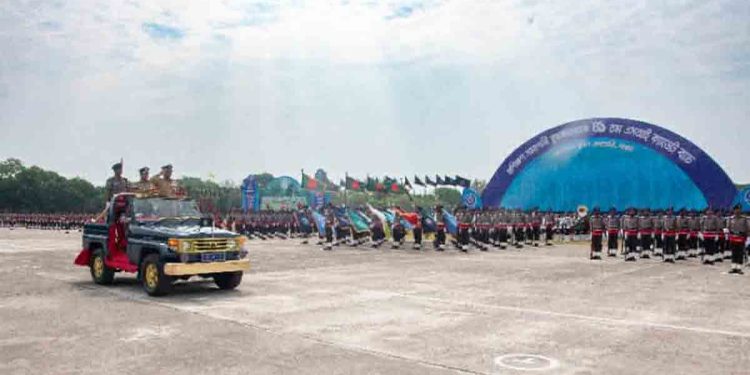 নিজেকে আধুনিক ও আপডেটেড রেখে জনগণের সেবা করতে হবে: আইজিপি