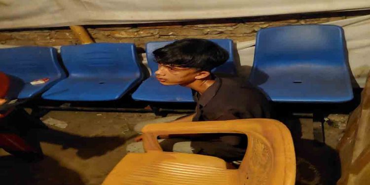 মিরপুরে কিশোর গ্যাংয়ের দুই গ্রুপের রক্তক্ষয়ী সংঘর্ষ: কুপিয়ে জখম ১, আটক ১