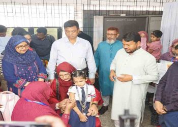 শিশুদের হাম-রুবেলা প্রতিরোধে রাসিকের টিকাদান ক্যাম্পেইন শুরু, উদ্বোধন করলেন রাসিক প্রশাসক