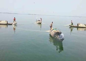 কাপ্তাই হ্রদে মাছ শিকারে নিষেধাজ্ঞা জারি