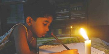 তীব্র গরমে লোডশেডিং: রাজশাহীর গোদাগাড়ীতে জনজীবন বিপর্যস্ত