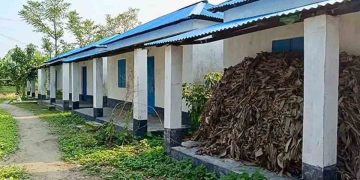 কুড়িগ্রামের রাজারহাটের আশ্রয়ন প্রকল্পের ঘরগুলো এখন পরিত্যক্ত জনপদ