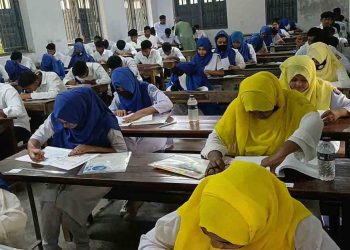 চাঁপাইনবাবগঞ্জে ২৫ কেন্দ্রে এসএসসি ও সমমান পরীক্ষা শুরু, সিসি ক্যামেরায় নজরদারি