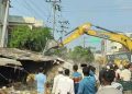 গোদাগাড়ীতে ওয়াসার পাইপলাইন স্থাপনে অবৈধ স্থাপনা উচ্ছেদ অভিযান