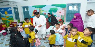 এতিম, অসহায় ও সুবিধাবঞ্চিত শিশুদের সাথে ঈদ উদযাপন ও আনন্দ ভাগাভাগি করলেন রাসিক প্রশাসক