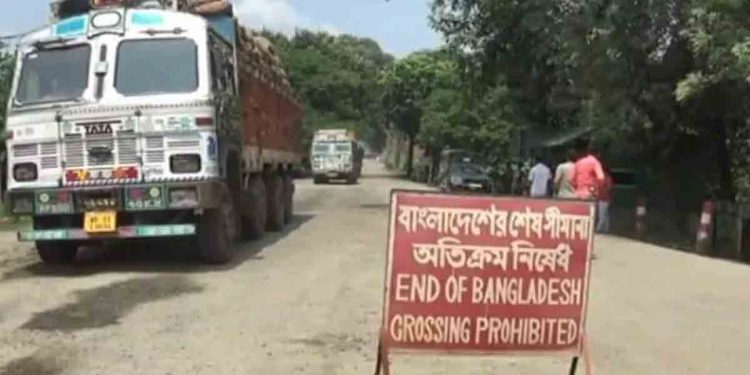 ঈদের ছুটি শেষে সোনামসজিদ স্থলবন্দরে আমদানি-রপ্তানি শুরু