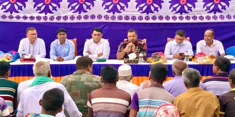 চরাঞ্চলের দুঃখ-দুর্দশা শুনলেন জেলা প্রশাসক, সীমান্তে পুশ-ইন ঠেকাতে সতর্ক থাকার আহ্বান