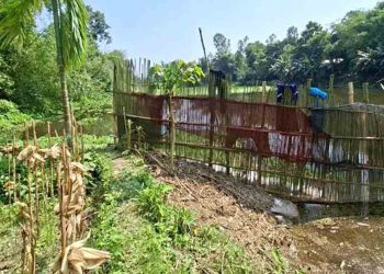 অস্তিত্ব সংকটে কুড়িগ্রামের খলিসাকুড়ি ও ভাস্কর নদী