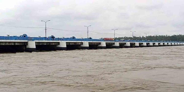 বিপদসীমায় তিস্তার পানি, কুড়িগ্রামের সব নিম্নাঞ্চল প্লাবিত হওয়ার শঙ্কা
