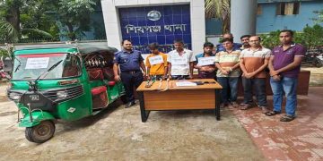 ডাকাতির প্রস্তুতিকালে ৩ জন ডাকাত গ্রেফতার,সিএনজি ও দেশীয় অস্ত্র উদ্ধার