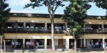 বাল্যবিবাহ করায় শিক্ষার্থী দম্পতিকে পরীক্ষায় অংশ নিতে দিলেন না প্রধান শিক্ষক