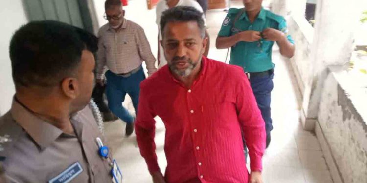 এমডির অণ্ডকোষ চেপে চেক-স্ট্যাম্পে স্বাক্ষর নেওয়া সেই লিটু গ্রেপ্তার