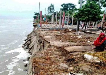 ব্রহ্মপুত্রের ভয়াল ভাঙনে রৌমারীতে ১৬০ পরিবার নিঃস্ব, স্থায়ী তীর সংরক্ষণের দাবি স্থানীয়দের