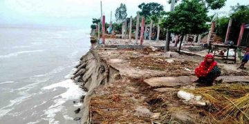 ব্রহ্মপুত্রের ভয়াল ভাঙনে রৌমারীতে ১৬০ পরিবার নিঃস্ব, স্থায়ী তীর সংরক্ষণের দাবি স্থানীয়দের