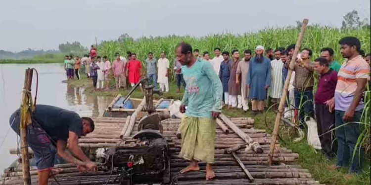 গোবিন্দগঞ্জে অবৈধ বালু উত্তোলনের ৬ ড্রেজার ধ্বংস, এমপি শামীম কায়সারের নেতৃত্বে অভিযান