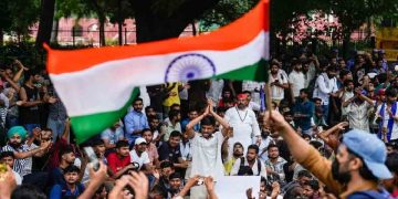 দিল্লিতে বিক্ষোভ চালিয়ে যাবে ককরোচ জনতা পার্টি