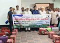 ভোলাহাটে অসহায় নারীদের মাঝে সেলাই মেশিন ও বিভিন্ন প্রতিষ্ঠানে ফ্যান বিতরণ