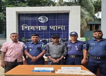 চাঁপাইনবাবগঞ্জের শিবগঞ্জে ১ কেজি হেরোইন ও ৯০০ পিস ইয়াবাসহ গ্রেফতার ১ 