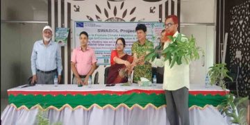 নাচোলে বিভিন্ন শিক্ষা প্রতিষ্ঠানে গাছের চারা বিতরণ ও র‍্যালি অনুষ্ঠিত