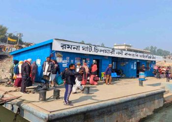 চিলমারী নদীবন্দর; বছরে কোটি কোটি টাকা রাজস্ব পেলেও যাত্রীসেবা একেবারেই শূন্য