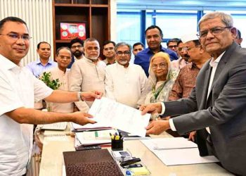 রাষ্ট্রপতি পদে বিএনপি প্রার্থী মির্জা ফখরুলের মনোনয়নপত্র জমা