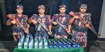 চাঁপাইনবাবগঞ্জে সীমান্তে ৫৩ বিজিবি’র অভিযানে ভারতীয় মদ ও ফেন্সিডিল জব্দ