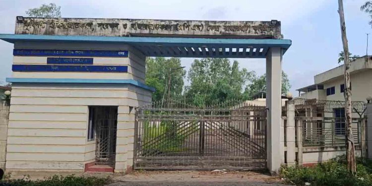 ৪ বছর ধরে তালাবদ্ধ কৃষিপণ্য প্রক্রিয়াজাতকরণ কেন্দ্র, সুবিধা বঞ্চিত কুড়িগ্রামের কৃষকেরা