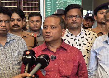 রাজশাহী রেলস্টেশনে ভাঙচুরের ঘটনায় তদন্ত কমিটি: শিক্ষার্থীদের সঙ্গে নিয়মিত সংলাপের উদ্যোগ