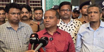 রাজশাহী রেলস্টেশনে ভাঙচুরের ঘটনায় তদন্ত কমিটি: শিক্ষার্থীদের সঙ্গে নিয়মিত সংলাপের উদ্যোগ