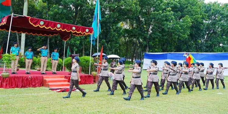 রাজশাহী মেট্রোপলিটন পুলিশ লাইন্সে মাস্টার প্যারেড অনুষ্ঠিত