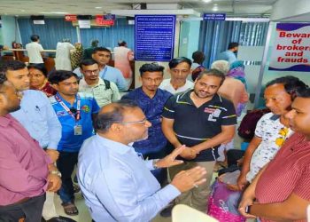 ভিসা আবেদনকারীদের দালাল থেকে সতর্ক থাকার পরামর্শ সহকারী হাইকমিশনারের