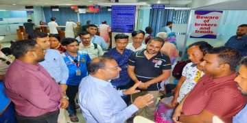 ভিসা আবেদনকারীদের দালাল থেকে সতর্ক থাকার পরামর্শ সহকারী হাইকমিশনারের